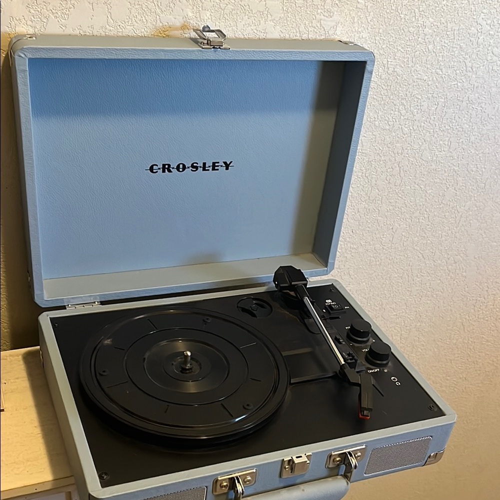Crosley Blue Portable Turntable